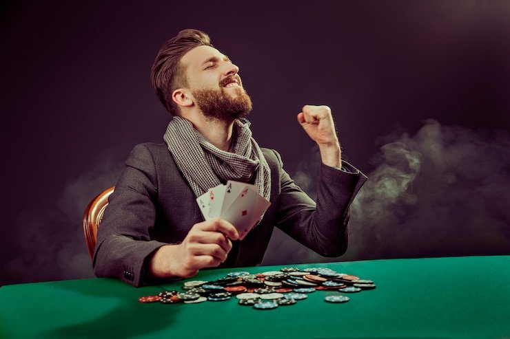 Pengguna melakukan transaksi deposit menggunakan E-Wallet di platform london69 dengan mudah